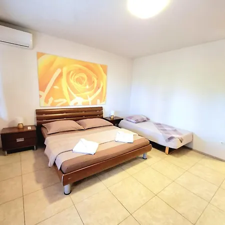 Apartment With Pool Near Split Apartman Split