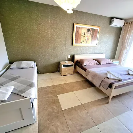 Apartment With Pool Near Split *