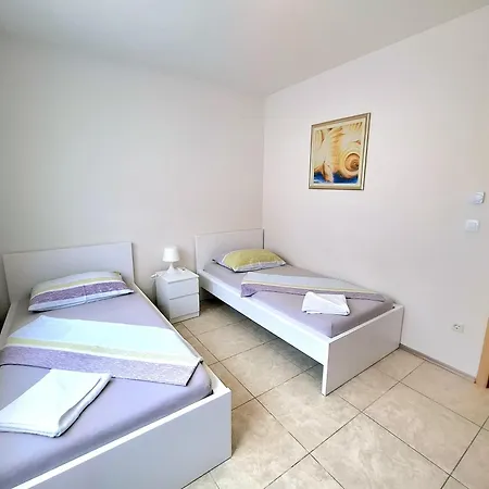 Apartment With Pool Near Split Apartman