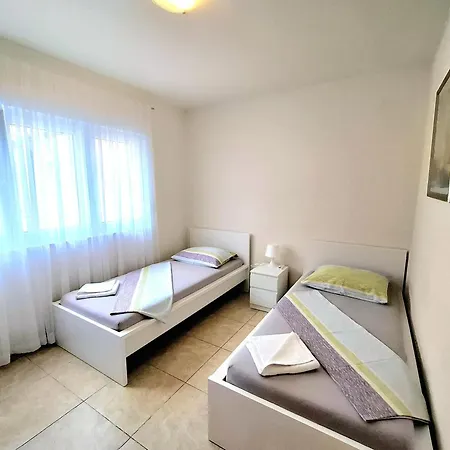 Apartment With Pool Near Split Apartman Split