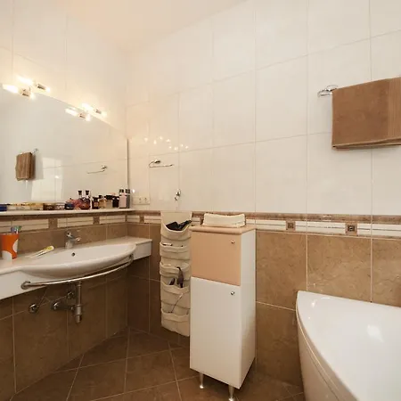 Apartment With Pool Near Split Split