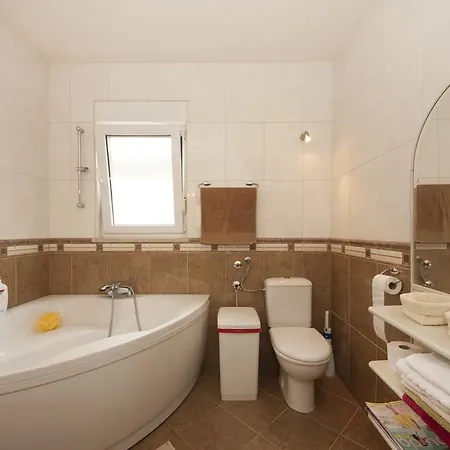 Apartment With Pool Near Split Apartman Split