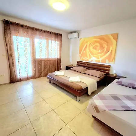 With Pool Near Apartman *