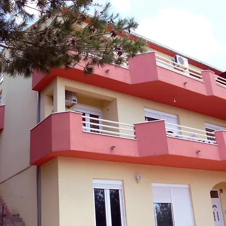 With Pool Near Apartman