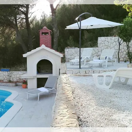 With Pool Near 스플리트